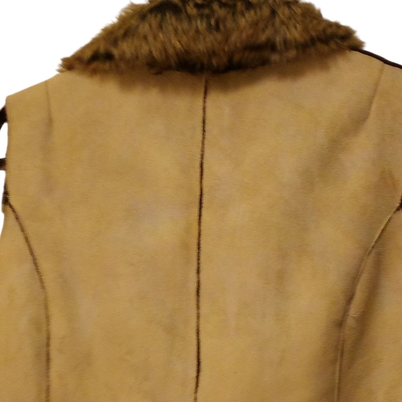 Fever -Vintage Faux Fur, Full Vest Polyester Suede, Size L Tan, 1 Button Closure - Picture 14 of 16